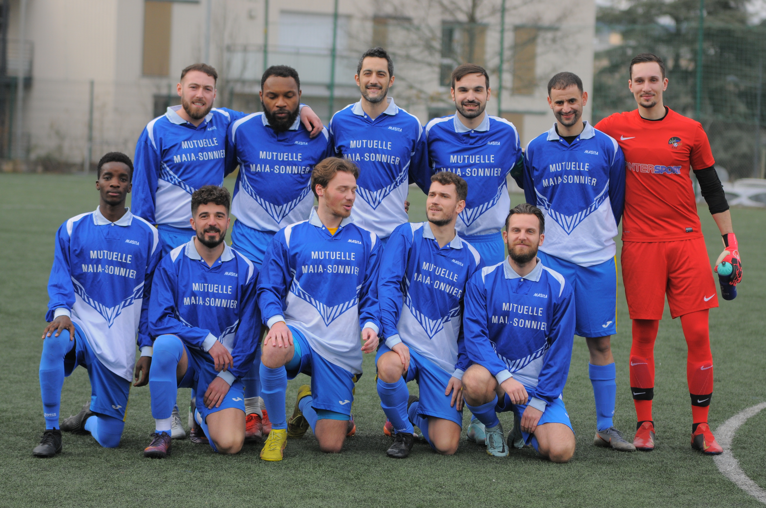 Fin de carrière à 37 ans sous les couleurs de l'entente FC Fontaines-O Sathonay